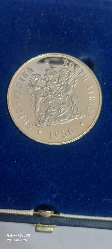Wow!! Boxed 1988 Dias silver R1 coin 15g