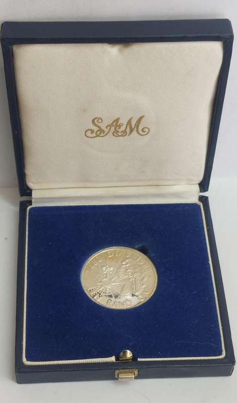 Wow!! Boxed 1988 Dias silver R1 coin 15g