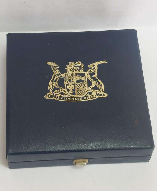 Wow!! Boxed 1988 Dias silver R1 coin 15g