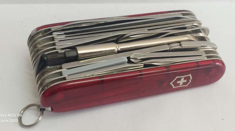 Rare!! Vitorinox Swiss Army Champ XLT 49 function knife Value R4500