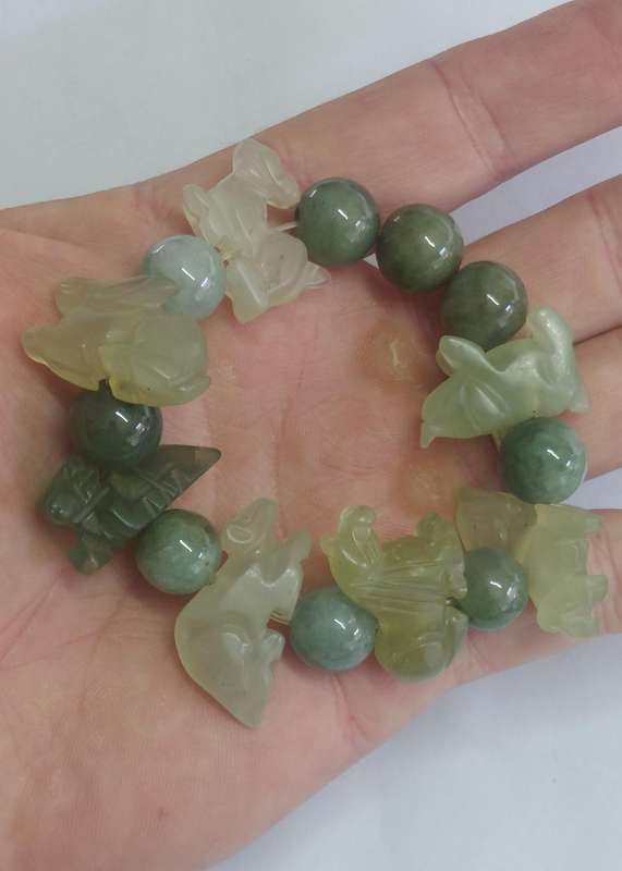 Stunning vintage Chinese Zodiac Jade bracelet Wow!!