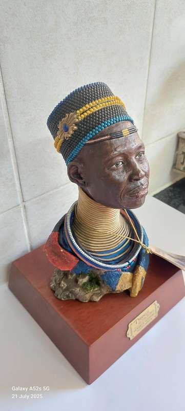 Vintage Tribes of the world Ndebele woman figurine Value R1500e