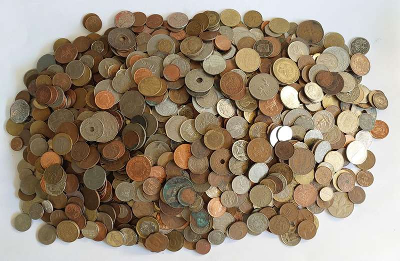 6.3kg of SA & international coins