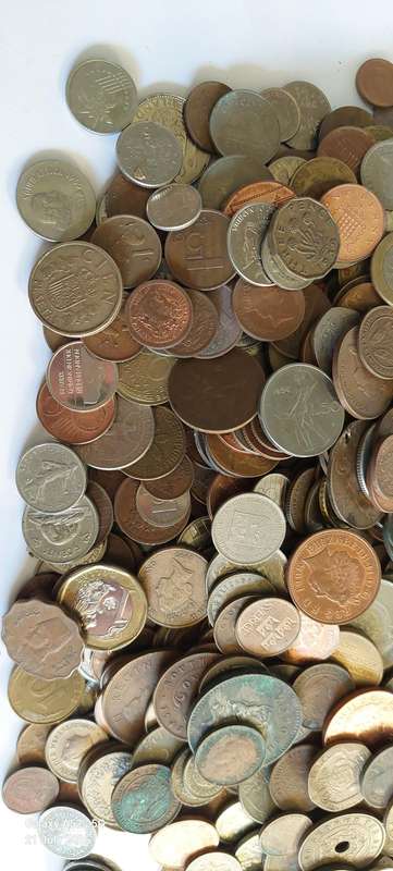 6.3kg of SA & international coins