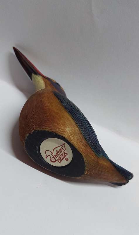 Lovely vintage Feathers of Knysns kingfisher figure