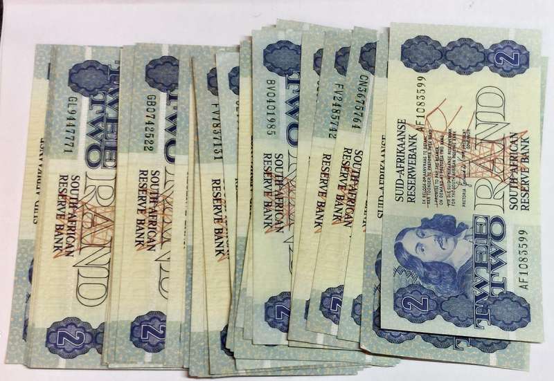 Wow!! Collection of 44 uncirculated R2 notes