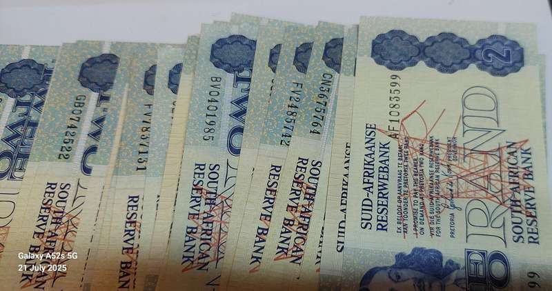 Wow!! Collection of 44 uncirculated R2 notes