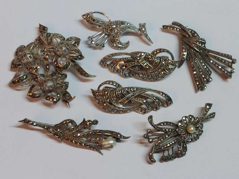 Wow!! Amazing collection of vintage sterling silver marcasite brooches 52.2g