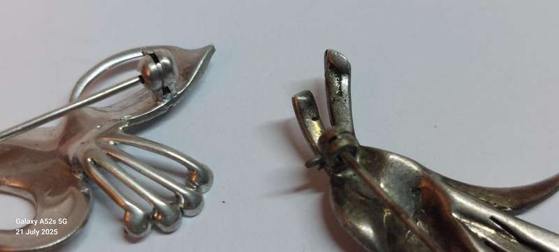 Wow!! Amazing collection of vintage sterling silver marcasite brooches 52.2g