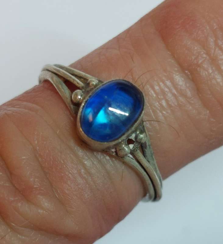 Amazing vintage sterling silver blue stone ring 1.8g