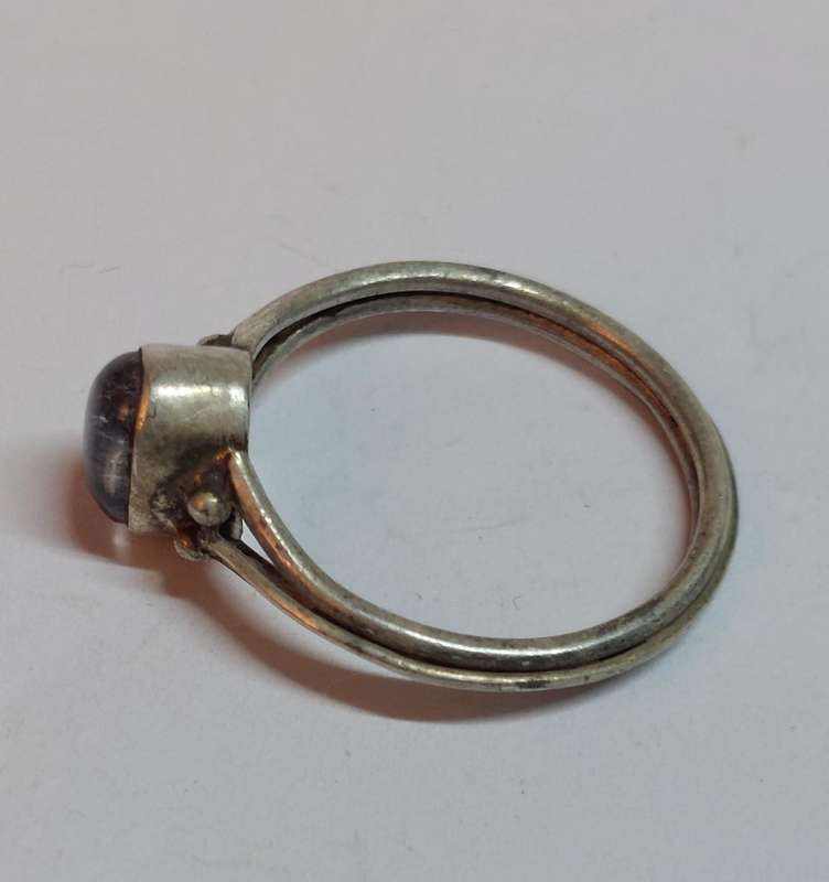 Amazing vintage sterling silver blue stone ring 1.8g