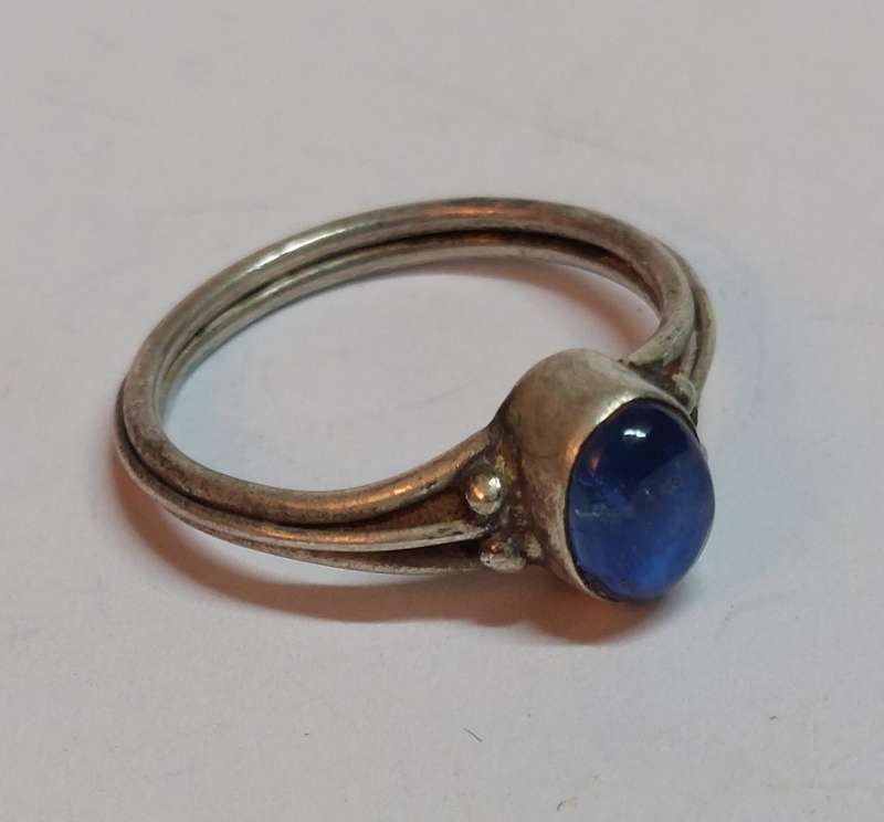 Amazing vintage sterling silver blue stone ring 1.8g