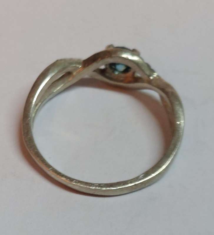 Magnificent sterling silver blue moisonite & cz ring 2.2g