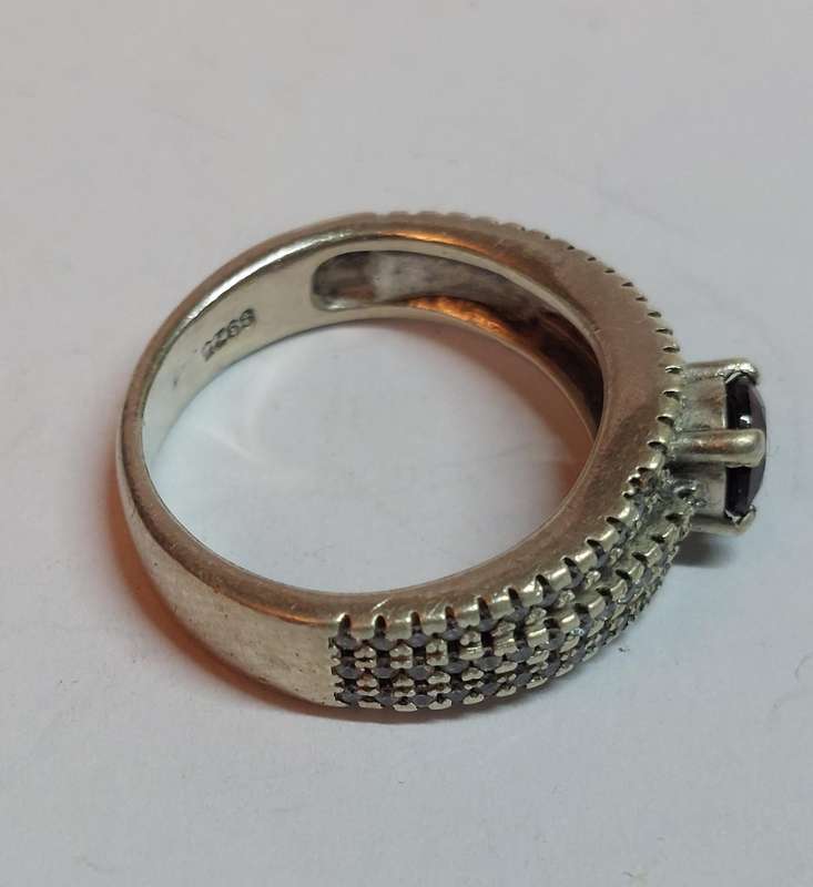 Amazing sterling silver garnet & cz ring 4.2g