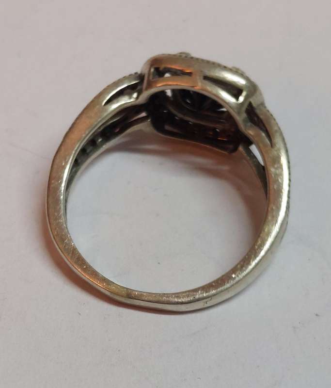 Lovely sterling silver black moisonite & cz ring 2.6g