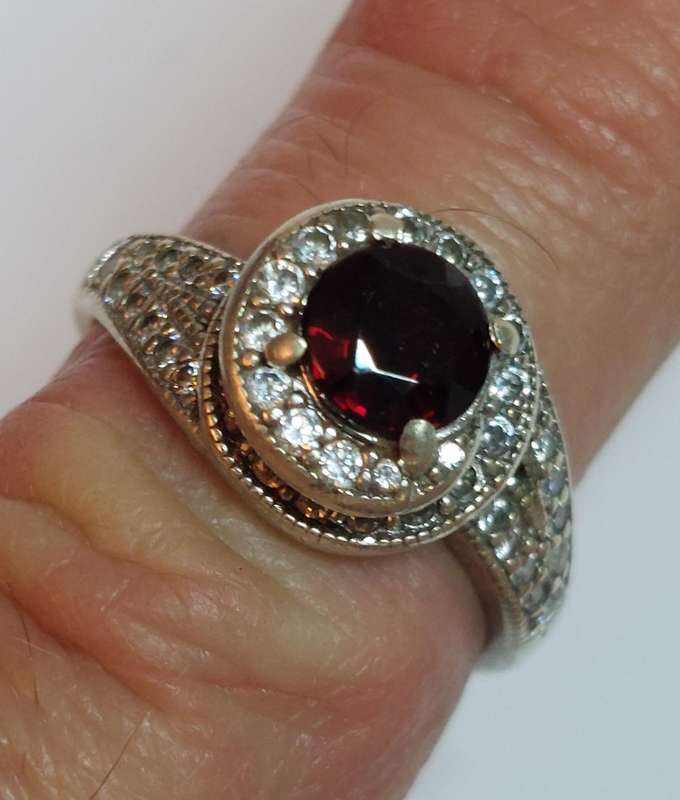 Stunning Chète sterling silver garnet & cz ring 4.1g
