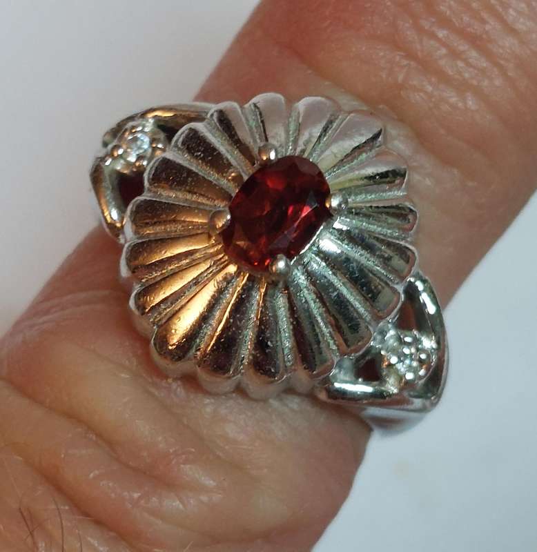 Gorgeous sterling silver garnet & cz ring 5.2g