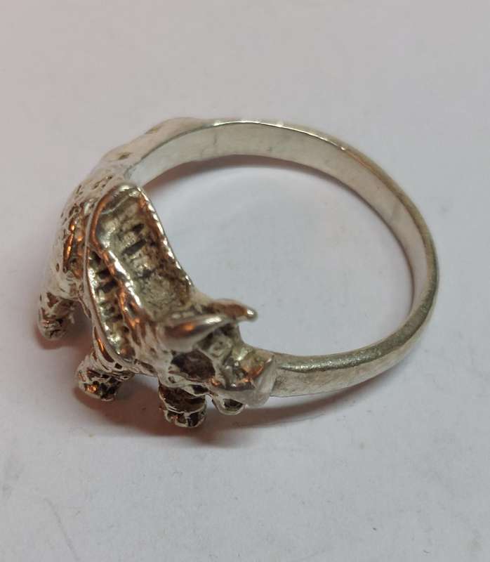 Awesome vintage sterling silver Triceratops ring 3.4g