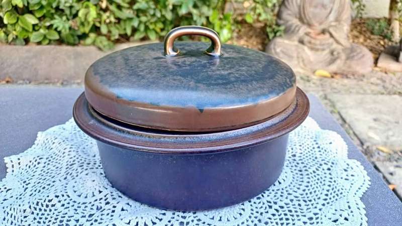Arabia of Finland lidded casserole dish