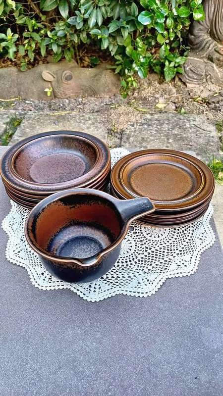 Collection of 11 pieces of Vintage Ruska Arabia