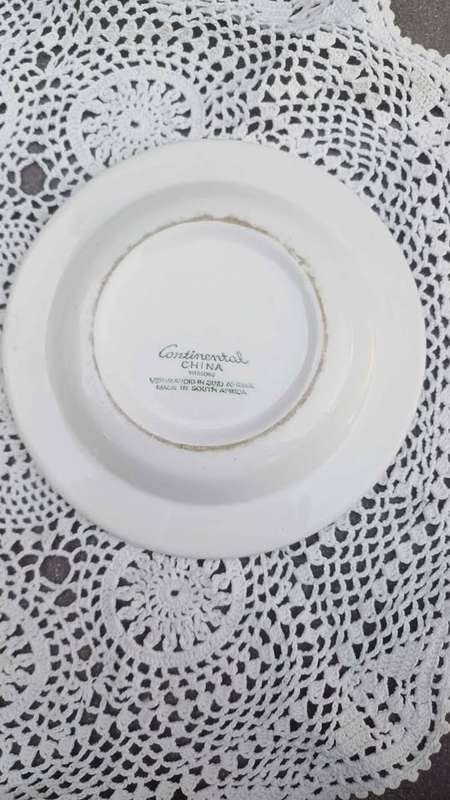 2 Vintage ashtrays - Pickwick Tavern and Maxims - Continental China