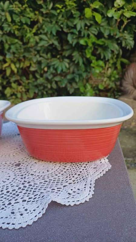 Set of 2 1970s stoneware CorningWare pie dishes