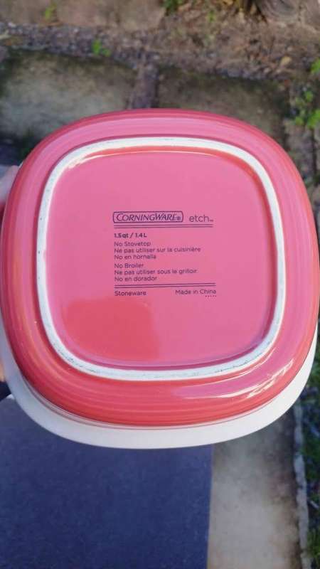Set of 2 1970s stoneware CorningWare pie dishes