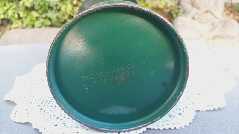 Vintage Coleman Lantern, Made in Wichita, Kansas July 1981 - Glass intact