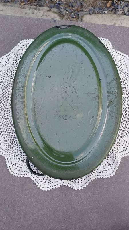 Vintage green enamel roasting pan with lid