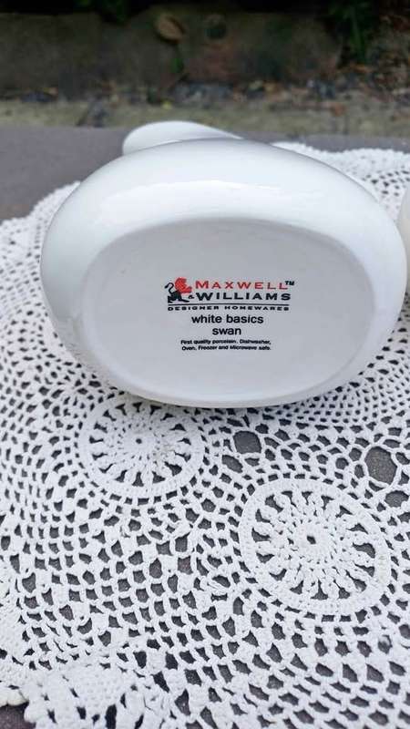 Maxwell & Williams Swan Jug (White Basics) & Quirky Sugar Bowl
