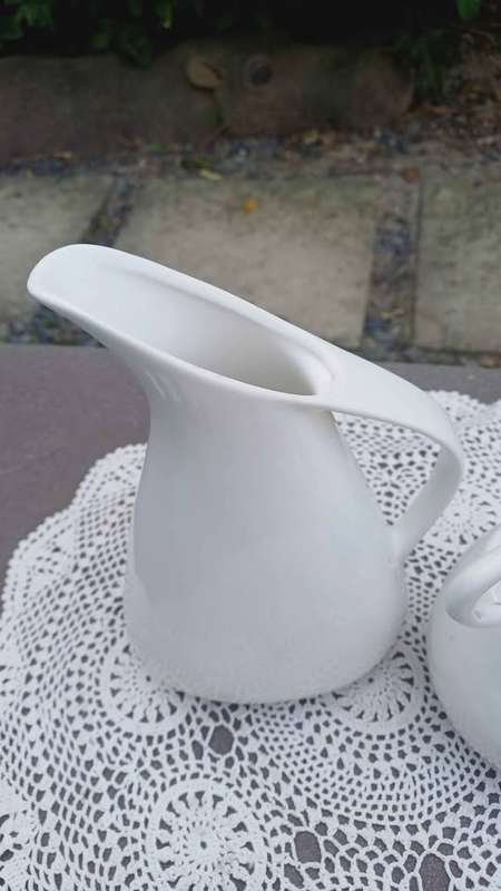 Maxwell & Williams Swan Jug (White Basics) & Quirky Sugar Bowl