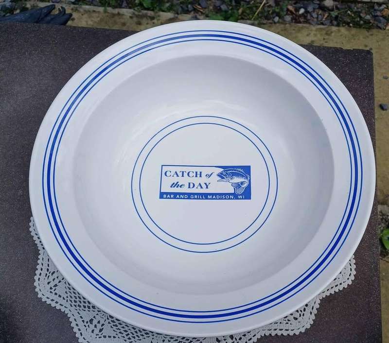 Ceramic Pottery Barn Catch of The Day Bar & Grill Resort Wisconsin W1 Pasta Bowl