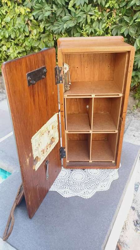 Antique Siemens Brothers wall mounted, wooden cased telephone. Made in England