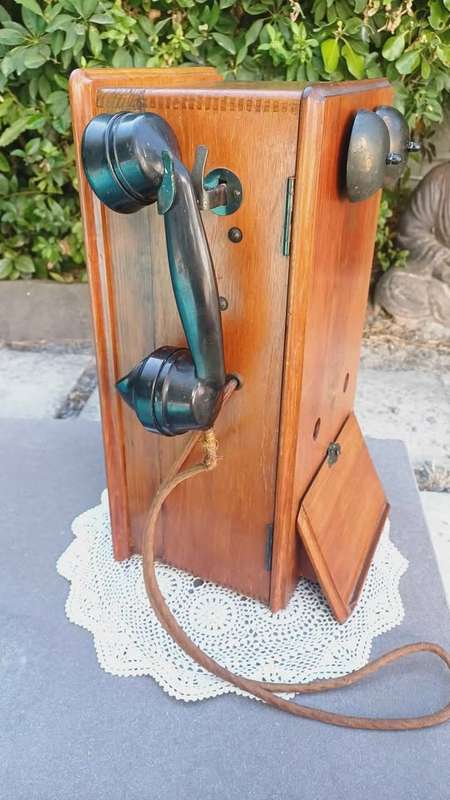 Antique Siemens Brothers wall mounted, wooden cased telephone. Made in England