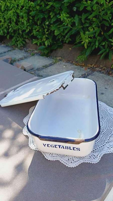 Vintage Rectangluar Enamelware - Vegetable Fridge/Kitchen Storage Container