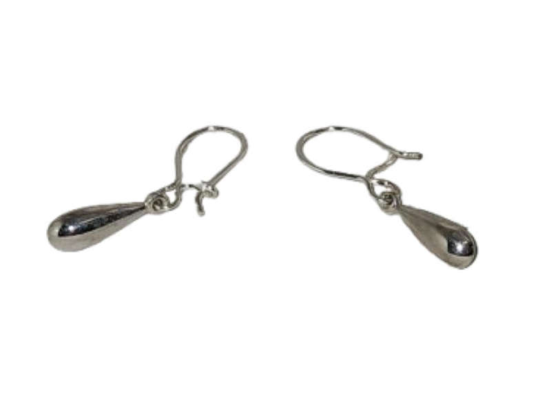925 Sterling Silver Medium Teardrop Earrings