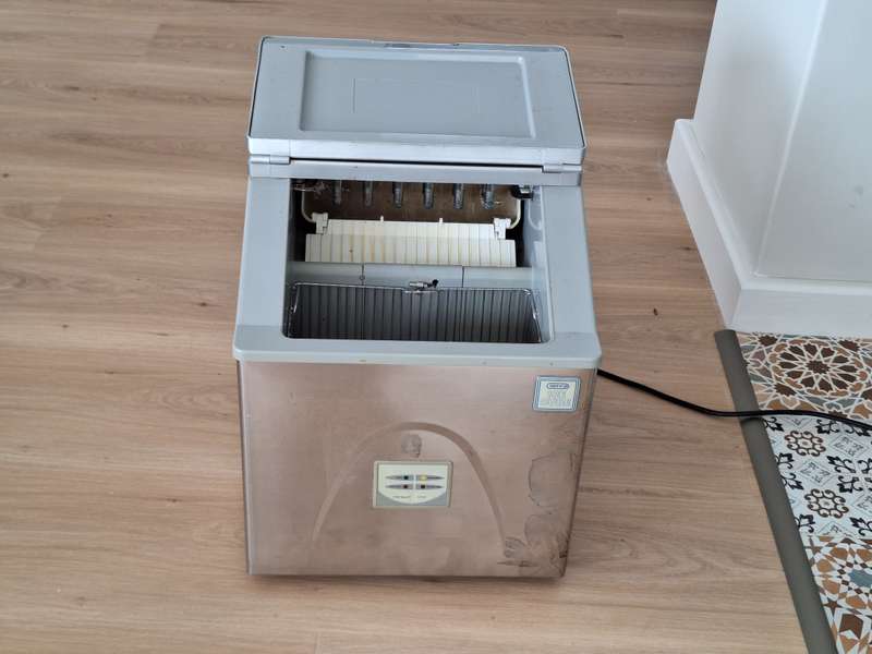 Defy ZBC-15 Clear Ice Maker