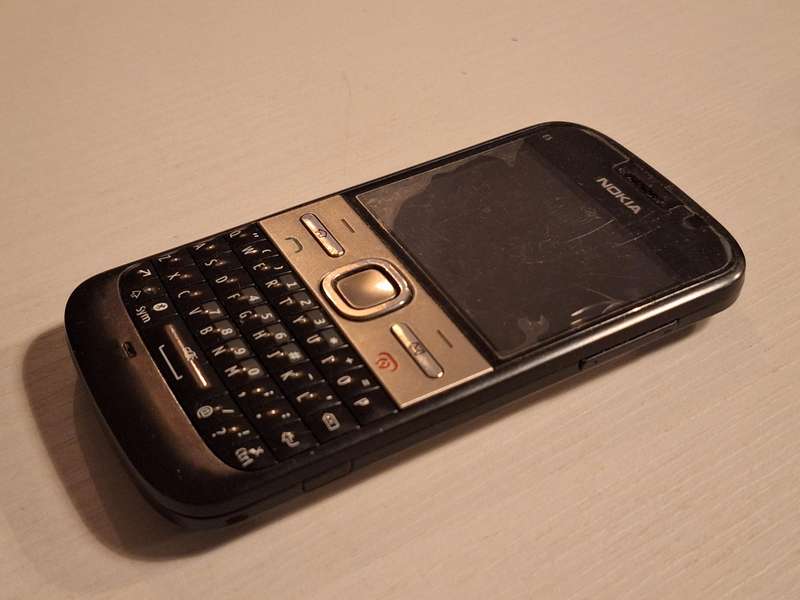 Nokia E5