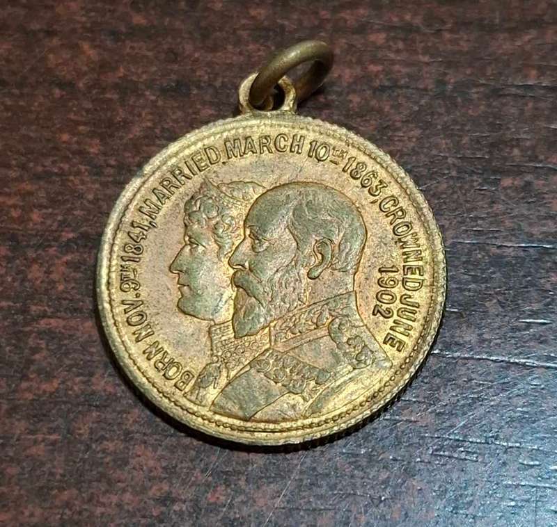1902 Victoria Memorial, Edward VII & Alexandra Coronation medal, 24mm