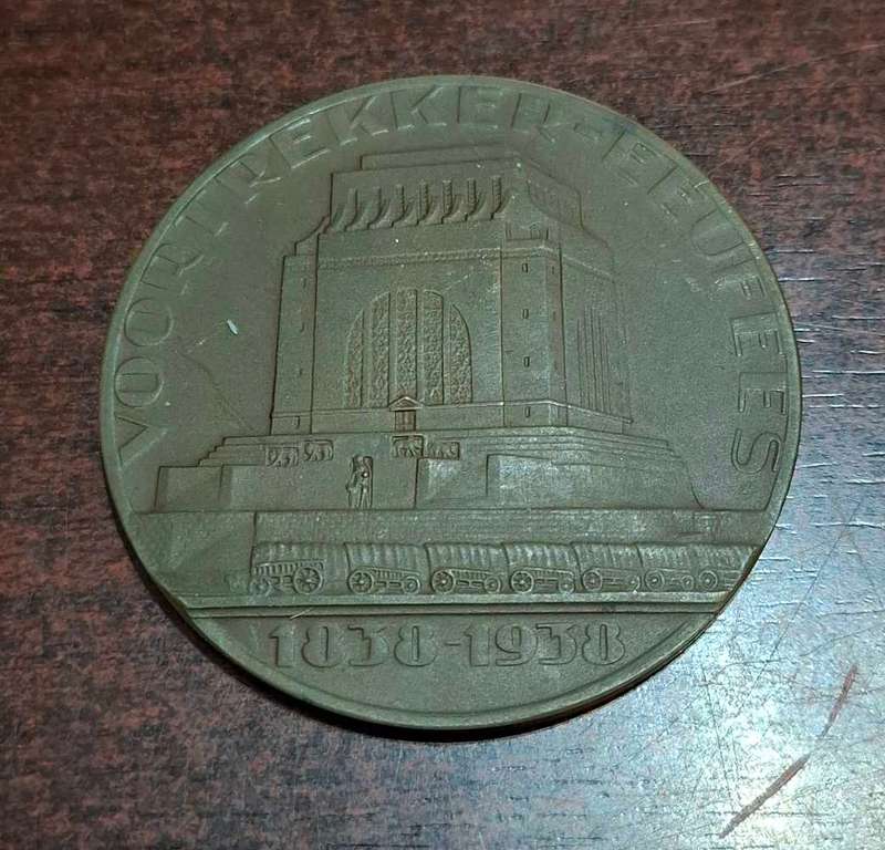 (1838-1938) Bronze MEDAL: Voortrekker Monument