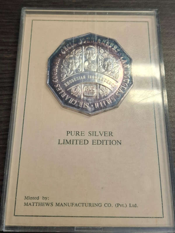 1975 Rhodesian Independence 10th anniversary Pure Silver Medallion - limited edition as per photo