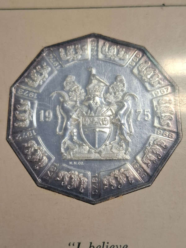 1975 Rhodesian Independence 10th anniversary Pure Silver Medallion - limited edition as per photo