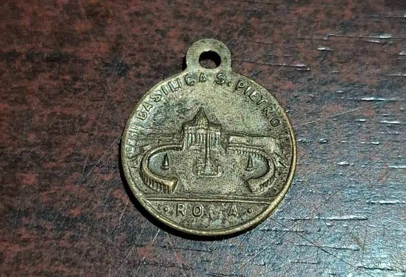 the Pope Pius XI medal/pendant