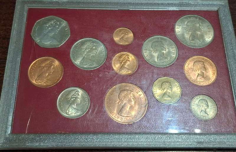 Great Britain Complete Decimal Issue and Last £.s.d. Type Coin Collection
