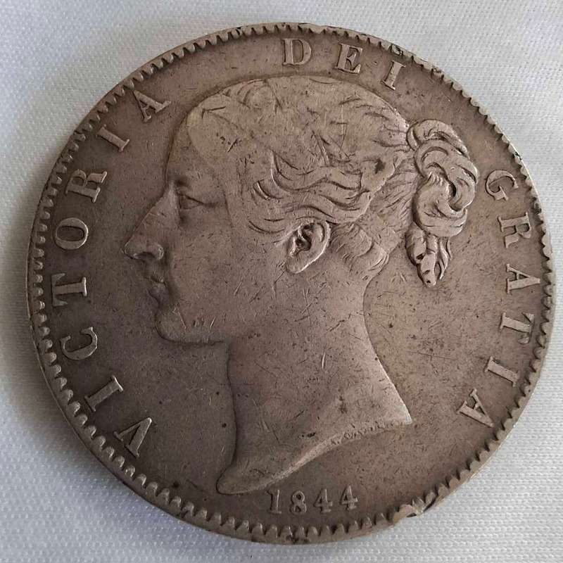 1844 Great BRITAIN Crown Km741