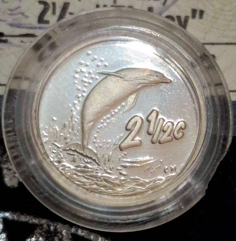 2001 Marine Life Series Dolphins 2 1/2 c Tickey