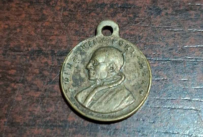 the Pope Pius XI medal/pendant