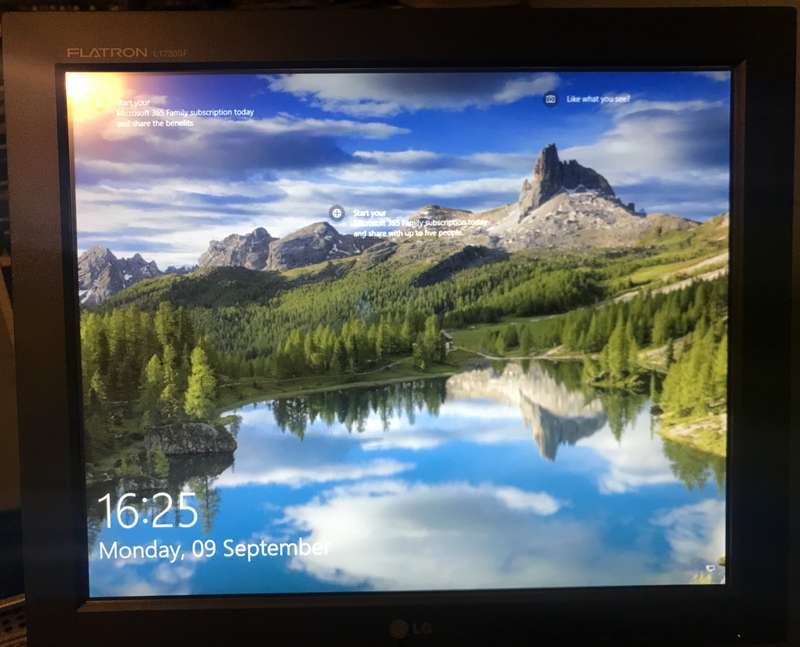 LG Flatron 17" Touch Screen In Box