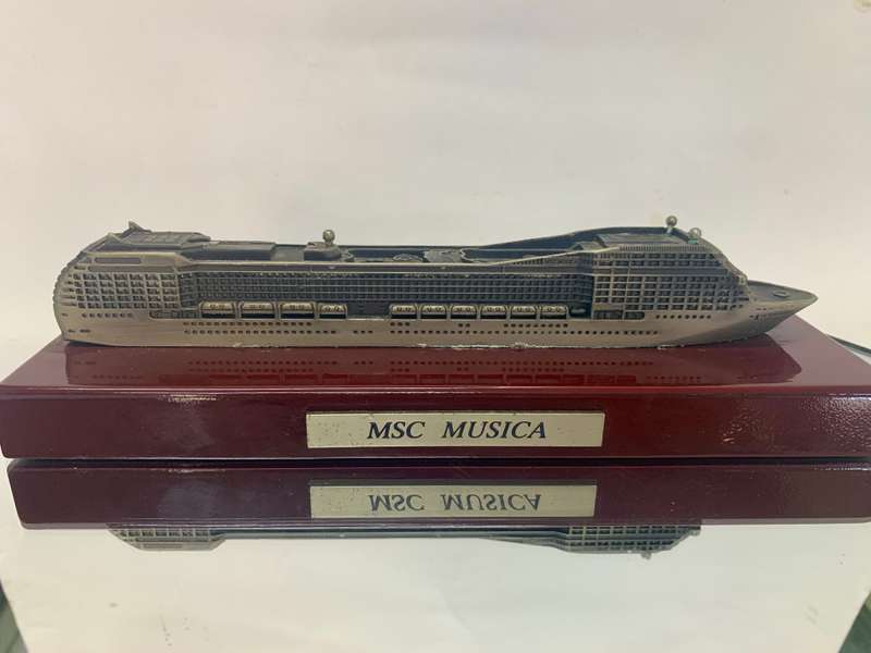 MSC CRUISE SHIP DIE CAST MODEL