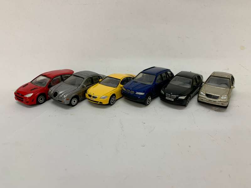 Lot of 6 Die Cast Cars